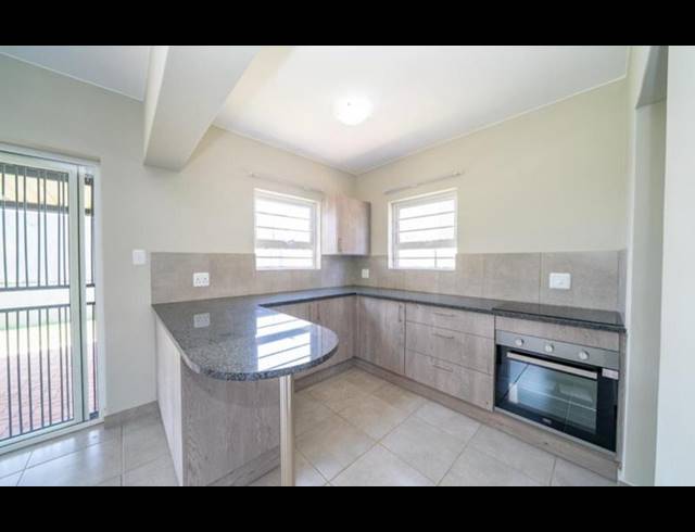 3 BEDROOM TOWNHOUSE FOR SALE IN PARKDENE
